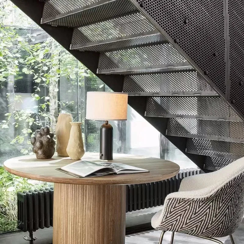 Gravity style Table Lamp